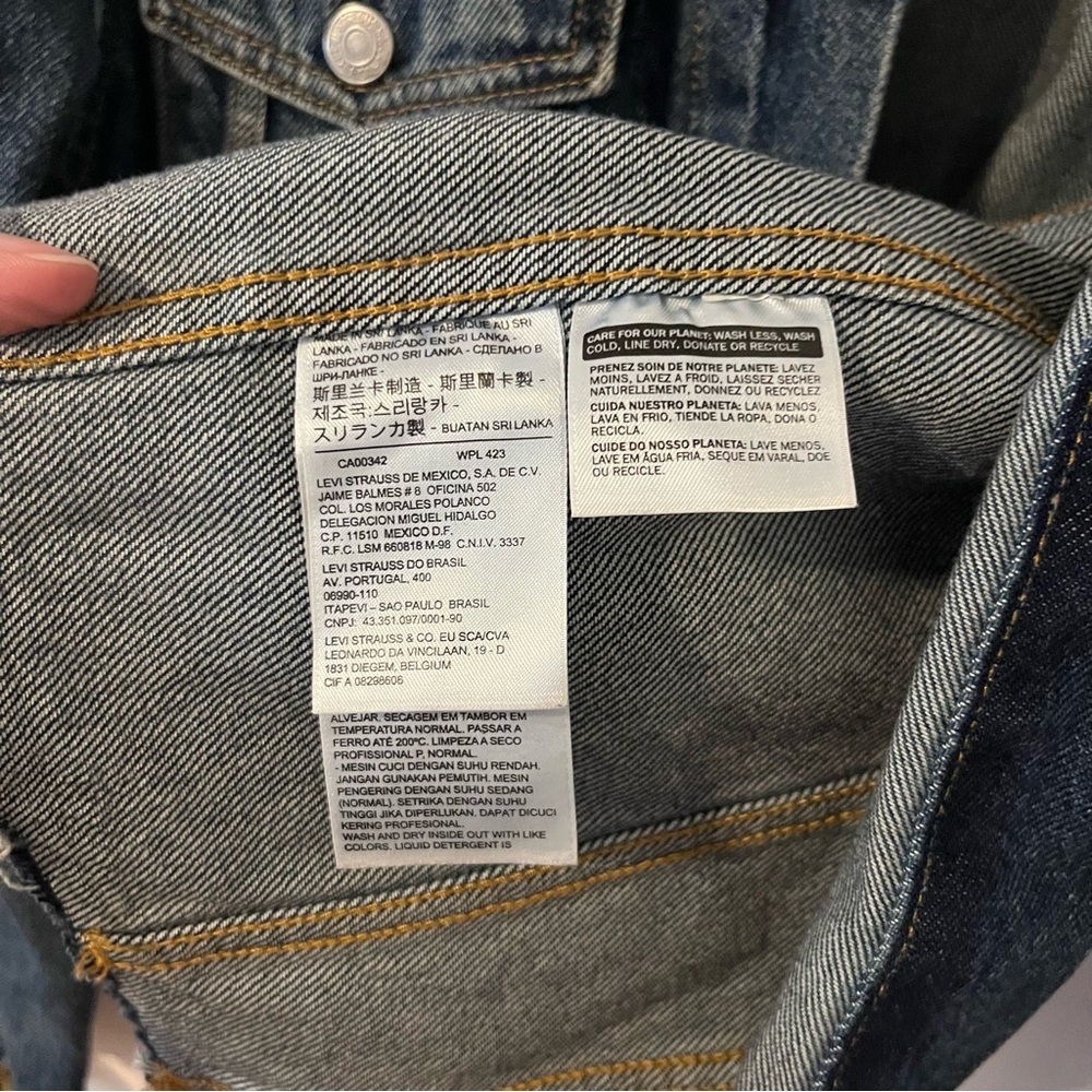 Levi’s Altered Collarless Trucker Jacket Blue Jean Denim Women’s Medium - Picture 6 of 12